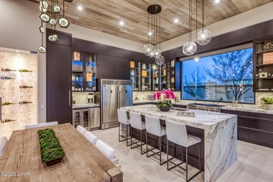 Excellent craftsmanship and breathtaking views await you at this - photo 14