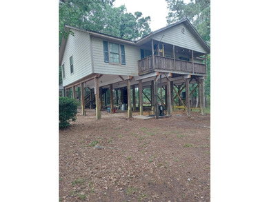 Charming 3-Bedroom, 2-Bath Home in Cape Royale on Lake - photo 17