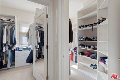 Welcome to this stunning 4,600-square-foot single-family home - photo 18