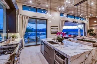 Excellent craftsmanship and breathtaking views await you at this - photo 19