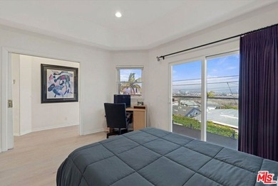 Welcome to this stunning 4,600-square-foot single-family home - photo 20