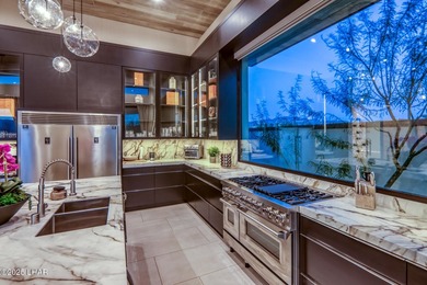 Excellent craftsmanship and breathtaking views await you at this - photo 21