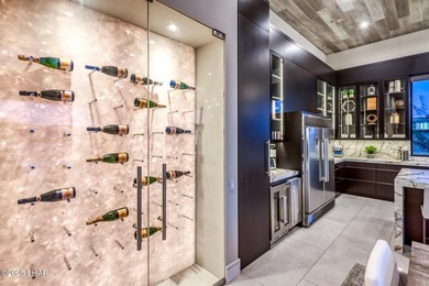 Excellent craftsmanship and breathtaking views await you at this - photo 22