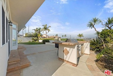 Welcome to this stunning 4,600-square-foot single-family home - photo 23