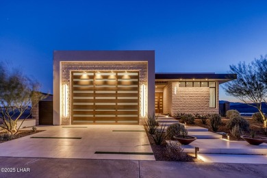 Excellent craftsmanship and breathtaking views await you at this - photo 24