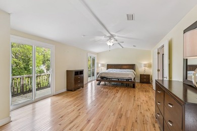 Character and coastal charm come together in this beautiful 3 - photo 32