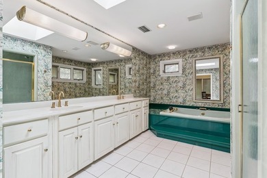 Character and coastal charm come together in this beautiful 3 - photo 35