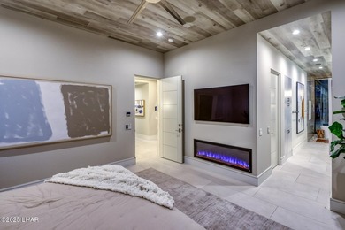Excellent craftsmanship and breathtaking views await you at this - photo 36
