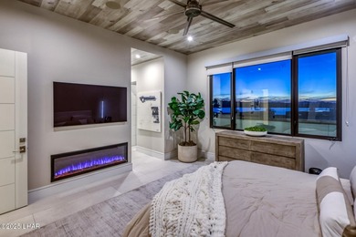 Excellent craftsmanship and breathtaking views await you at this - photo 37