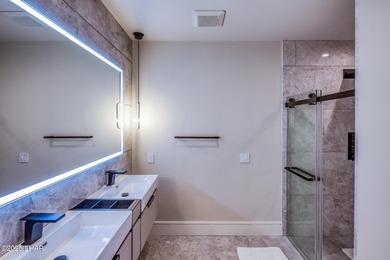 Excellent craftsmanship and breathtaking views await you at this - photo 41