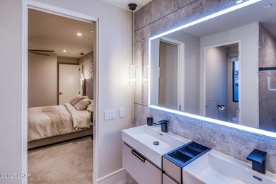 Excellent craftsmanship and breathtaking views await you at this - photo 42