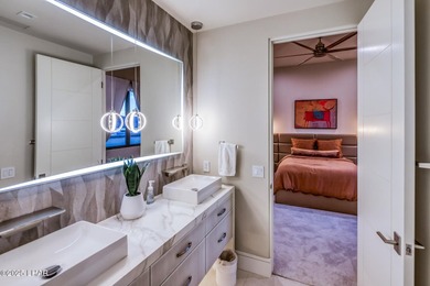Excellent craftsmanship and breathtaking views await you at this - photo 45