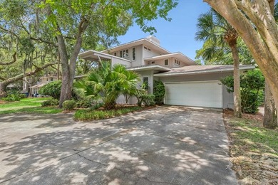 Character and coastal charm come together in this beautiful 3 - photo 48