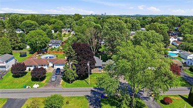 Welcome to 152 Ardella Street! This beautifully updated ranch - photo 31