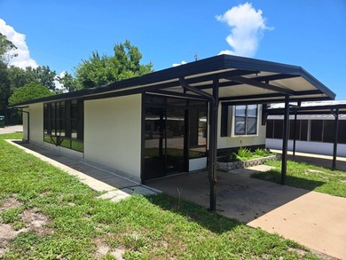 MOTIVATED SELLER! Don't miss this beautifully updated 2-bedroom - photo 3