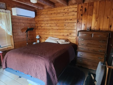 Spacious and private Log Cabin. 3 BR;s, 2 baths. Kitchen - photo 8