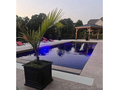 Welcome to a one-of-a-kind luxury estate in a gated Osage Beach - photo 11