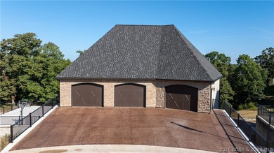 Welcome to a one-of-a-kind luxury estate in a gated Osage Beach - photo 15