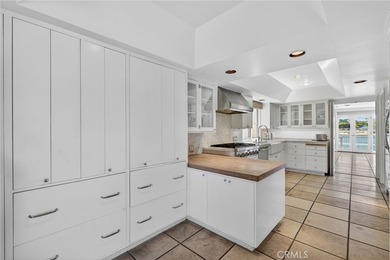 Beautiful waterfront home in the highly sought-after Dover - photo 15