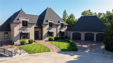 Welcome to a one-of-a-kind luxury estate in a gated Osage Beach - photo 24