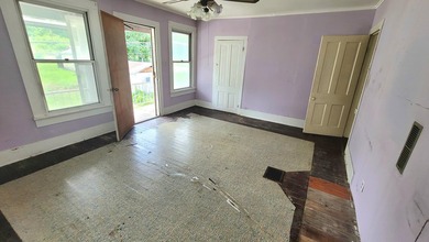 Home with great location. 4 bedrooms 2 baths, Balcony, Nice - photo 28