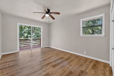 Ready to move in and nothing to do. This roomy three bedroom 2 - photo 31