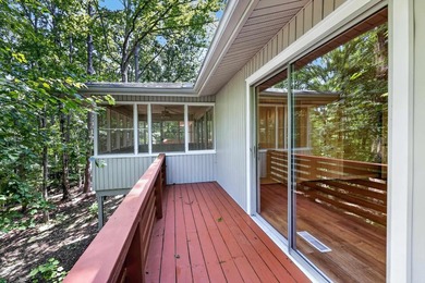 Ready to move in and nothing to do. This roomy three bedroom 2 - photo 33