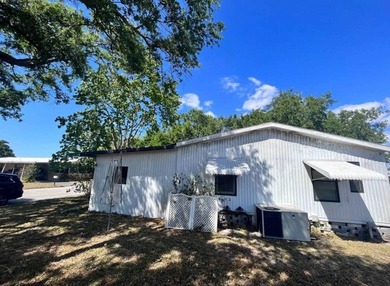 5120 Soaring Way, Bradenton, FL 34203 Windmill Manor Mobile Home - photo 3