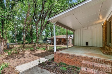 Three bedroom, two full bath home in Davidson, NC. Convenient - photo 5