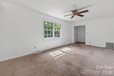 Three bedroom, two full bath home in Davidson, NC. Convenient - photo 8