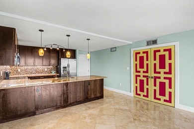 Wake up to shimmering harbor views and effortless coastal - photo 12