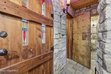2 magnificent, medieval-style castles are now on the market - photo 15