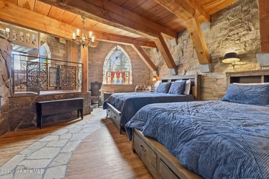 2 magnificent, medieval-style castles are now on the market - photo 21