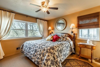 EXCEPTIONAL LAKE FRONT RETREAT! RARE FIND, Stairs to water - photo 22