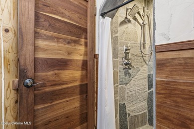 2 magnificent, medieval-style castles are now on the market - photo 28