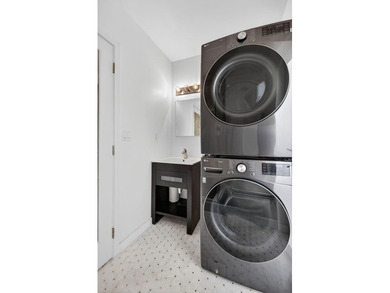Remodeled 3/3 in the heart of Fat Village & Sears Town - photo 30