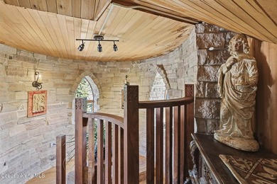 2 magnificent, medieval-style castles are now on the market - photo 31