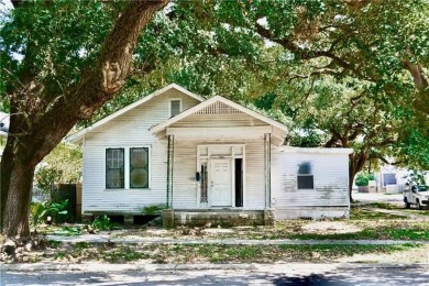 Lake Home For Sale in New Orleans, Louisiana