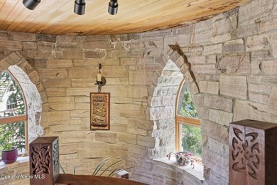 2 magnificent, medieval-style castles are now on the market - photo 32