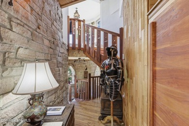 2 magnificent, medieval-style castles are now on the market - photo 33
