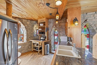 2 magnificent, medieval-style castles are now on the market - photo 38