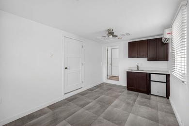 Remodeled 3/3 in the heart of Fat Village & Sears Town - photo 38