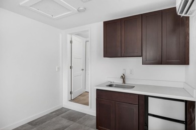 Remodeled 3/3 in the heart of Fat Village & Sears Town - photo 39