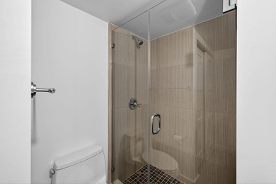 Remodeled 3/3 in the heart of Fat Village & Sears Town - photo 42