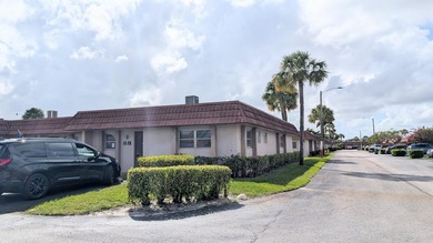 Welcome to this spacious 2-bedroom, 2-bath corner condo located - photo 1