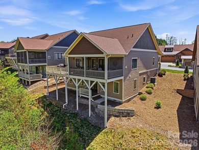 Meticulously maintained 2021 stand alone single family townhome - photo 1