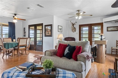 Secluded at Salado's western edge, this lakeside property is a - photo 7
