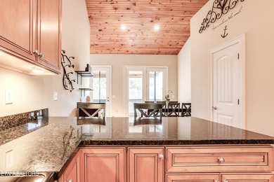 Beautiful Lakefront home on Norris Lake, in hickory Pointe - photo 12