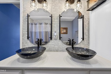At almost 2,700 sq. ft, this large BEAUTIFULLY REMODELED - photo 13