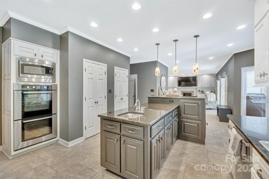 Your Private Resort Retreat in Desirable Viewmont! This stunning - photo 18